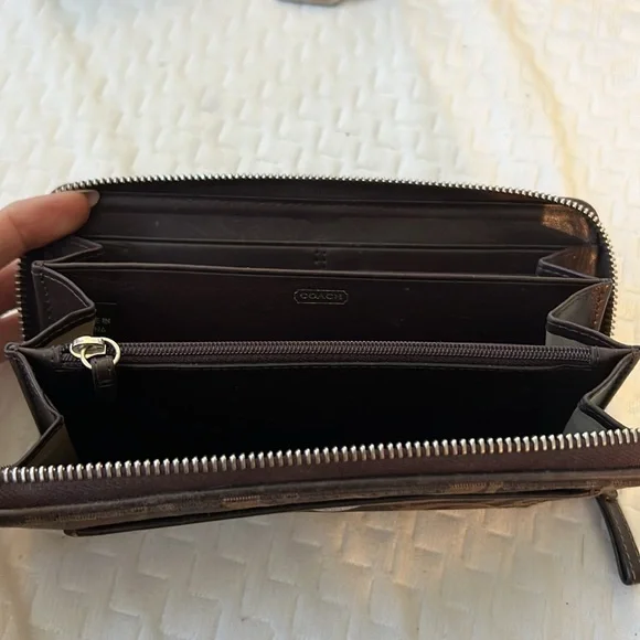 COPY - Coach wallet. - Picture 3 of 5